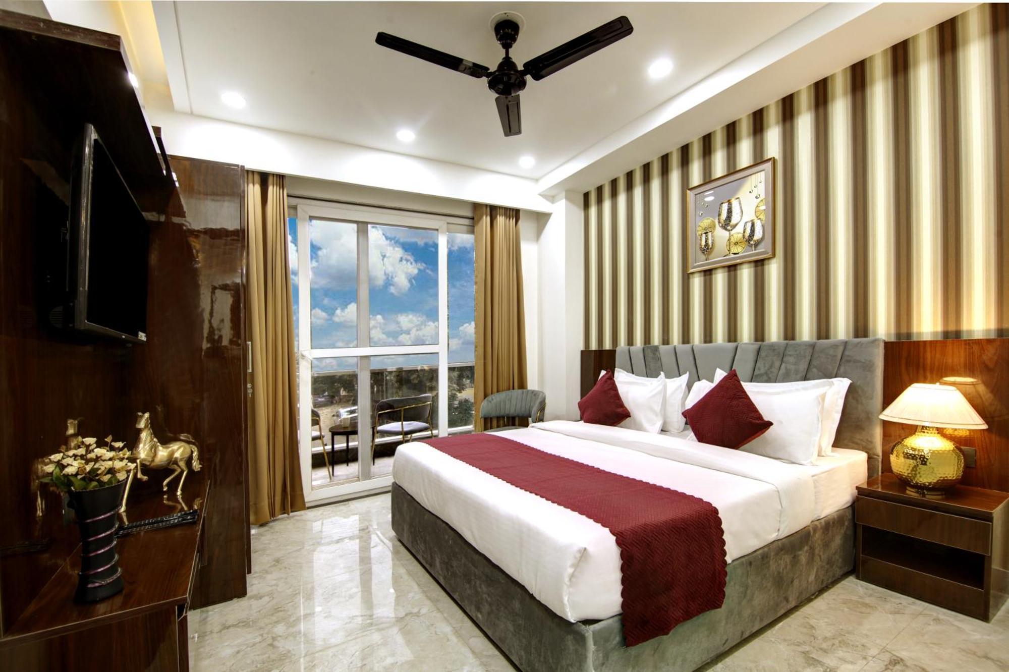 Limewood Stay - Millennium Huda City Center Gurgáon Exteriér fotografie