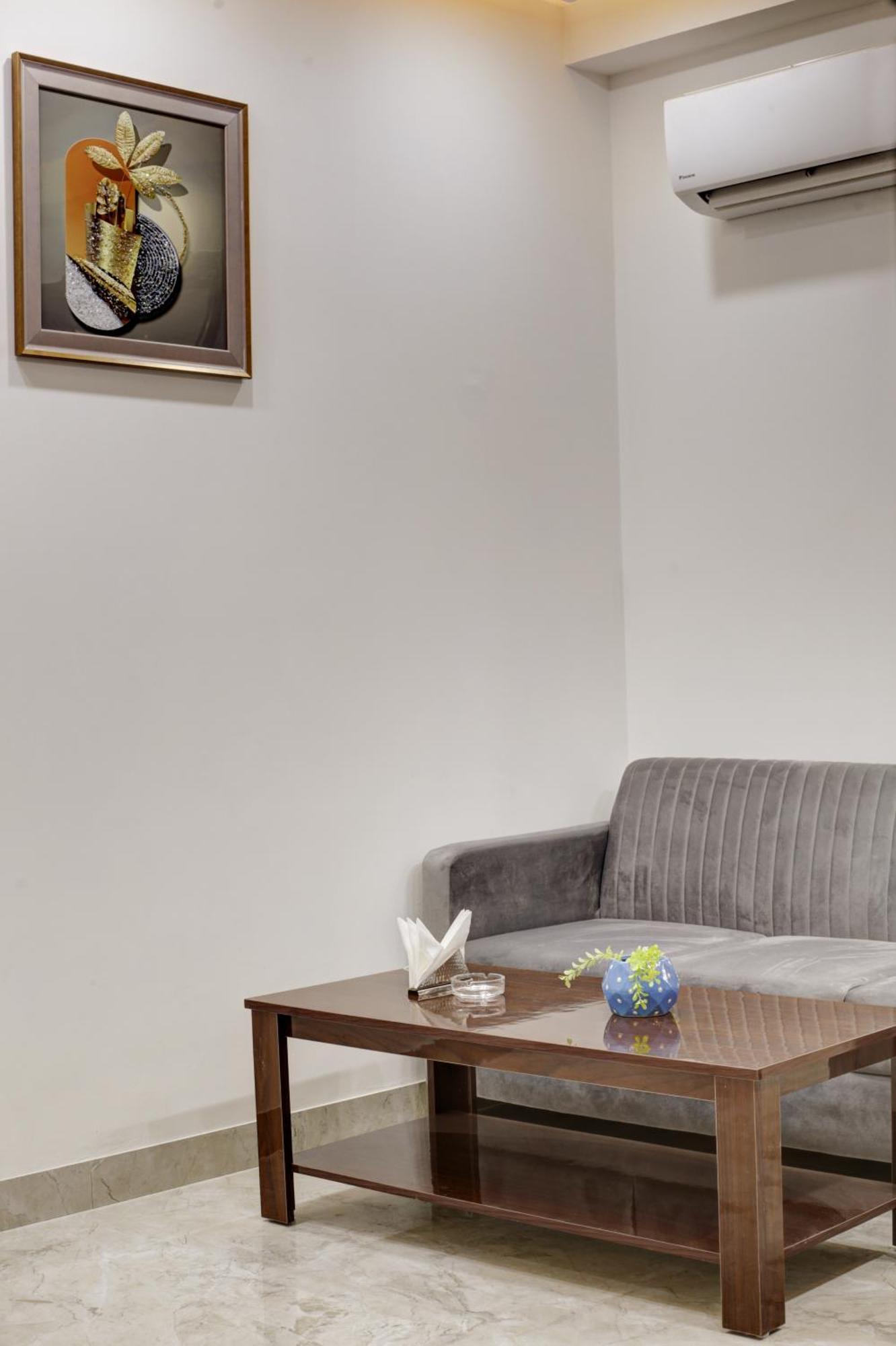 Limewood Stay - Millennium Huda City Center Gurgáon Exteriér fotografie