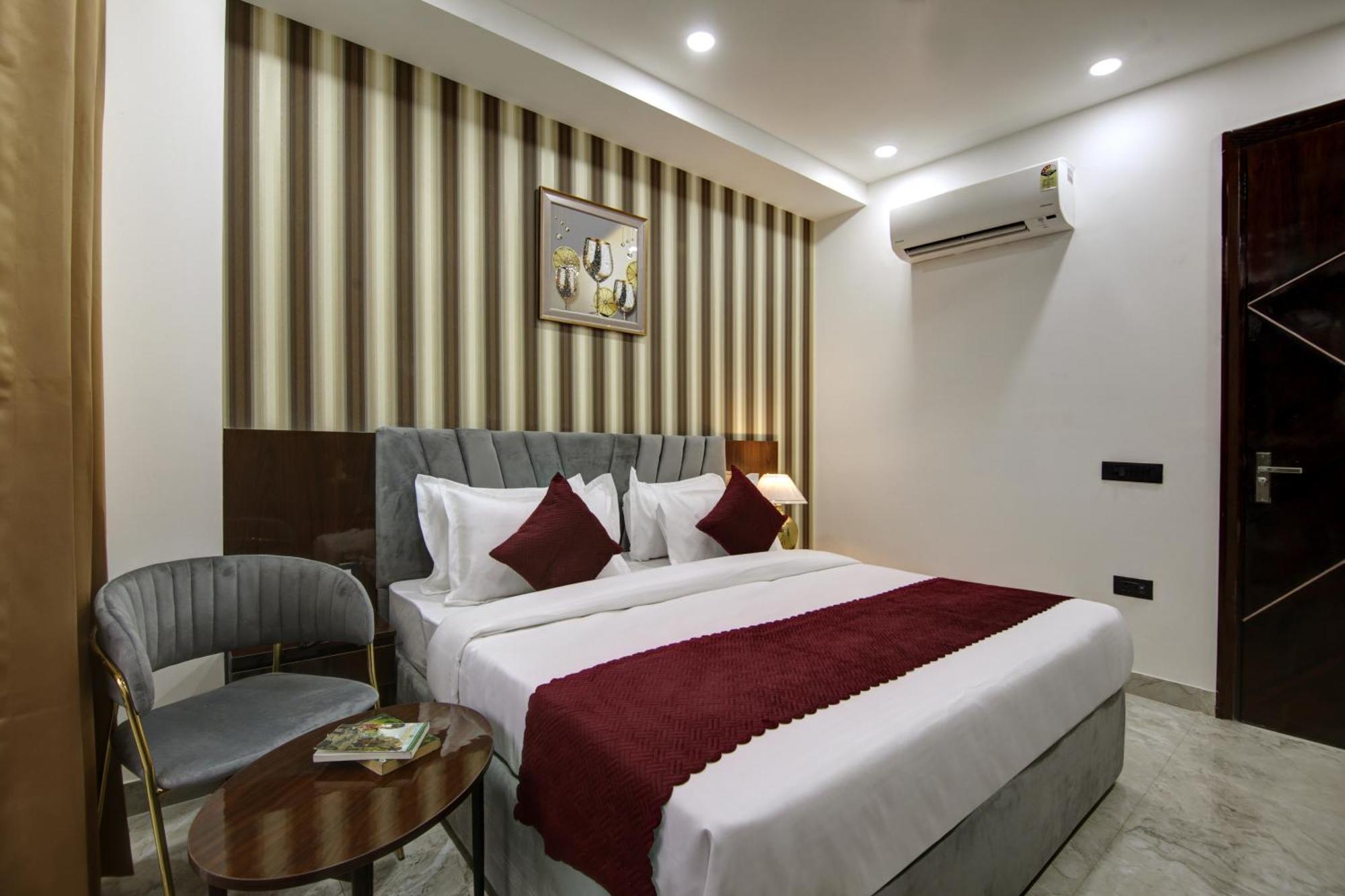 Limewood Stay - Millennium Huda City Center Gurgáon Exteriér fotografie